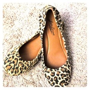 Lucky brand NEW Emmie flats cheetah size 6